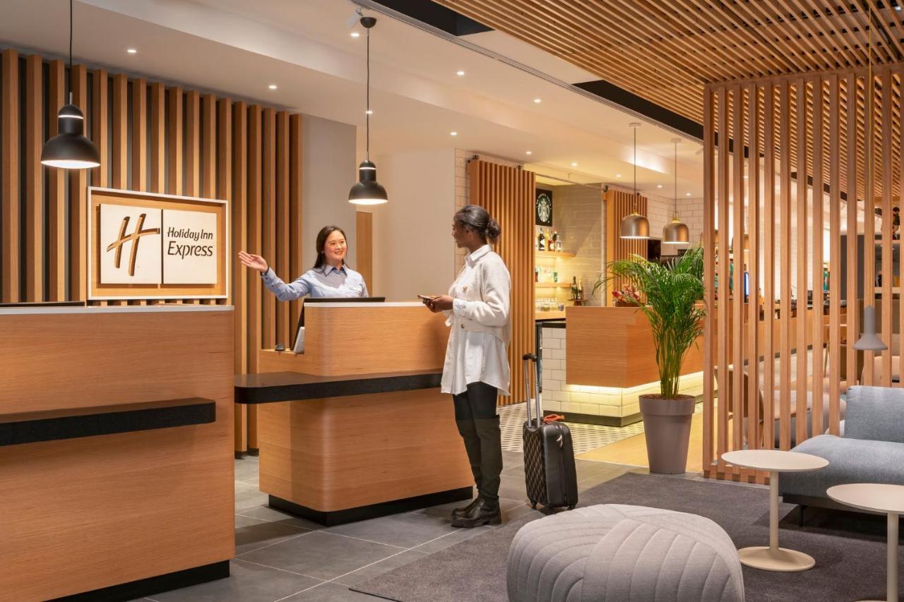 Holiday Inn Express - Marne-La-Vallee Val D'Europe By Ihg 贝利罗曼维利而 外观 照片